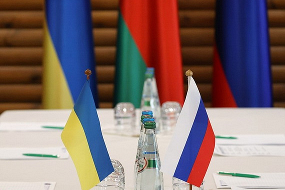 В Беловежской пуще прошел второй раунд переговоров между представителями России и Украины