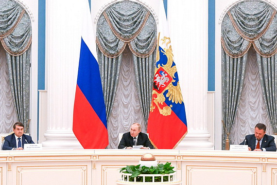 В Кремле прошло заседание Президиума Госсовета по вопросам социальной поддержки граждан
